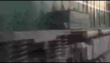 Tren yaşlı adama böyle çarptı
