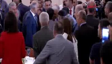 Başbakan Binali Yıldırım türkü söyledi