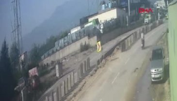 Bursa'da köpeği ezdi, ardına bakmadan kaçtı!