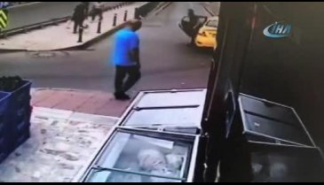 Trafikte dehşet! Tartıştı, arabasıyla çarptı, kaçtı
