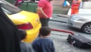 Kendisini trafiğe sokan turiste taksiciden sert tepki!