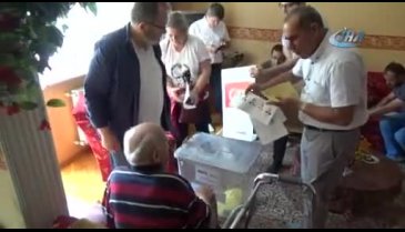 Seyyar sandıklar Bursa'da da seçmenin ayağına gitti