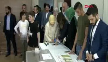 Cumhurbaşkanı Erdoğan Üsküdar'da oyunu kullandı - 2
