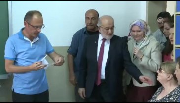 Cumhurbaşkanı adayı Temel Karamollaoğlu oyunu kullandı