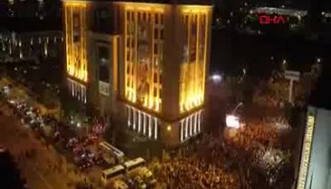 Cumhurbaşkanı Erdoğan'dan balkon konuşması! - 2