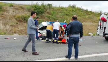 Bursa'da tarım işçilerini taşıyan kamyonet kaza yaptı! Çok sayıda kişi yaralı... - 2