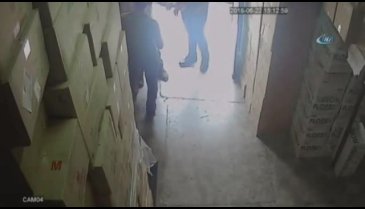 İş yerini basıp öldüresiye dövdüler