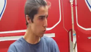 Babasının annesini öldürmesine engel olamadı
