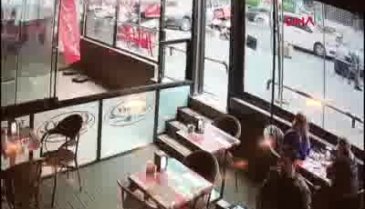 Nişanlı çifte kapkaç şoku