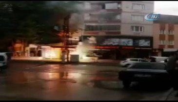 Bursa'da bomba gibi patlayan trafo vatandaşı korkuttu