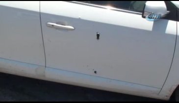 Kırmızı ışıkta, otomobilinde öldürüldü