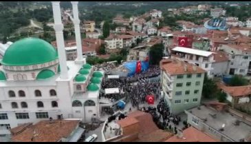 Bursa'da şehit cenazesi havadan görüntülendi