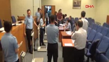 Bursa'da infaz koruma memur adayları boy ölçümüne çorapsız girdi