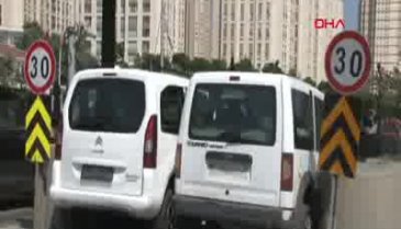 İnatçı sürücüler gişede sıkıştı