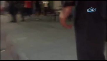 Düğünde kız ve erkek tarafı birbirine girdi