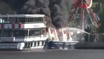 İstanbul'da tekne yangını