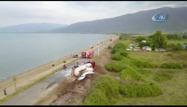 Bursa'da metanol yüklü tanker devrilip alev aldı