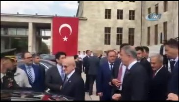 Eski TBMM Başkanı İsmail Kahraman, bakanları uğurladı