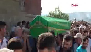 Bursa'da doğumdan 3 saat sonra bebeğini emzirirken öldü