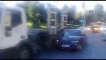 Bu kadarına da pes artık! Ehliyetsiz sürücü...