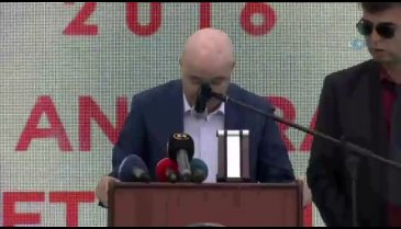 Bakan Soylu gözyaşlarını tutamadı