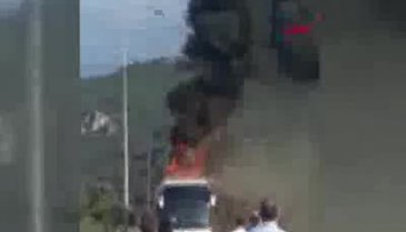 Bursa'da yolcu otobüsü alev alev yandı