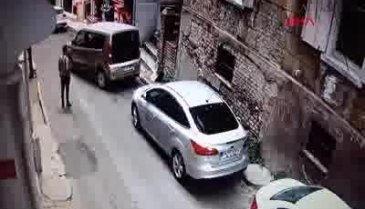 Kapkaççı dehşeti... Genç kadının korku dolu anları!