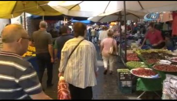Bursa'da domates, soğan ve patates fiyatları düştü, pazarda yüzler gülüyor