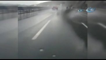 Zincirleme kazayı saniye saniye kaydetti