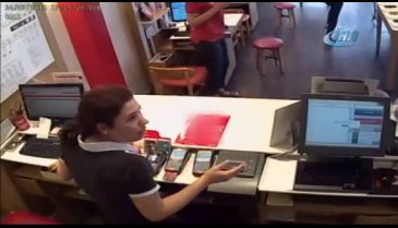 İnternete bağlanamayınca pompalı tüfekle baskın yaptı!