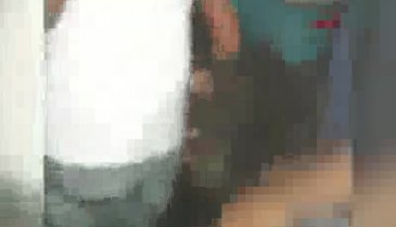 Havai fişek gencin elinde patladı!