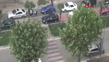 Bursa'da şiddetli rüzgar, zor anlar yaşattı