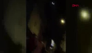 Çocukları taciz ettiği iddia edilen kişiyi linçten polis kurtardı