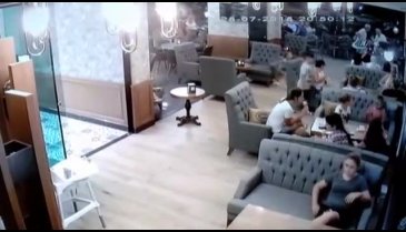 Önce tokalaştı, sonra silahla vurdu