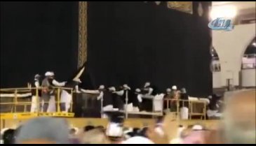 Kabe örtüsü 3 metre yukarı kaldırıldı