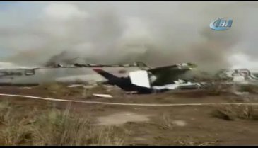 Meksika'da yolcu uçağı düştü