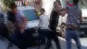 Zeytinburnu'nda tekme ve yumruklar havada uçuştu