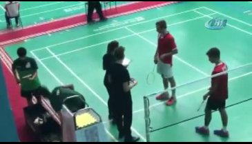 Suudi öğrenciler, İsrailli öğrencilerin elini sıkmadı