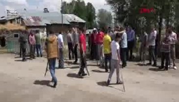 Erzurum'da iki ailenin üyelerine linç girişimi