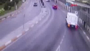 2 kişinin öldüğü kaza güvenlik kamerasında