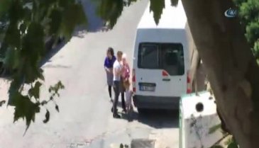 Çocuğunun gözü önünde bıçaklandı!