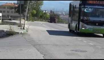 Bursa'da ters şeritte giden halk otobüsü profesyonel bisikletçiye çarptı!