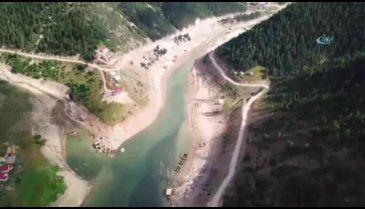 Baraj suları çekilince köy ortaya çıktı