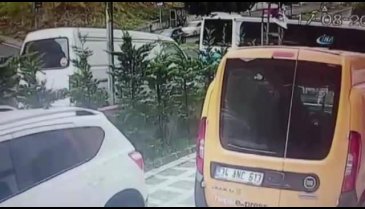 Otobüs kazası kameraya yansıdı