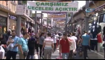 Bursa'da çarşı pazarda bayram hareketliliği