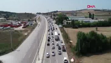 Bursa- İzmir karayolunda trafik yoğunluğu havadan görüntülendi