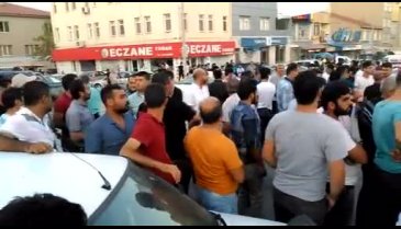 Silahlı satırlı kavga: 3 yaralı