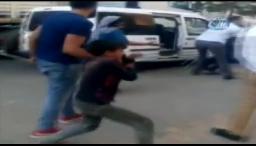 5 kadın sopalarla saldırdı!