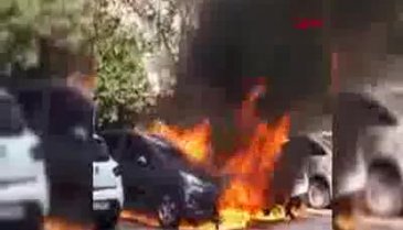Bursa'da park halindeki 2 otomobil alev alev yandı