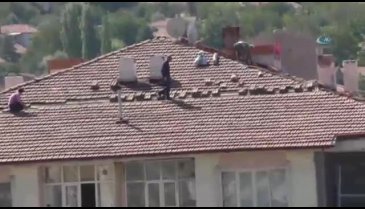 İşçilerin tehlikeli çalışması kamerada